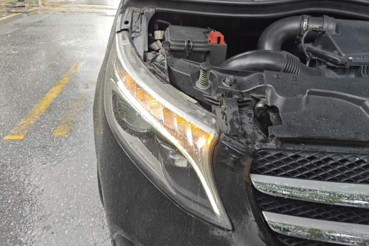 Used Mercedes-Benz V-Class 2020 V 260 Prestige Edition Right Front Headlight