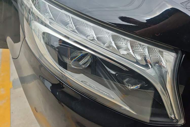 Used Mercedes-Benz V-Class 2020 V 260 L Long-wheelbase Luxury Edition Right Front Headlight