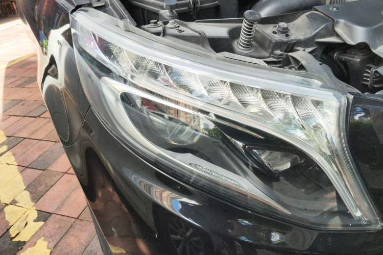 Used Mercedes-Benz V-Class 2020 V 260 L Long-wheelbase Luxury Edition Right Front Headlight