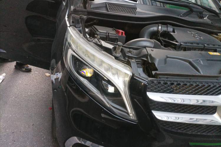 Used Mercedes-Benz V-Class 2020 V 260 Prestige Edition Right Front Headlight