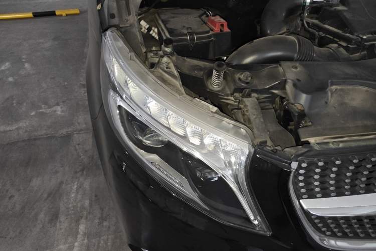 Used Mercedes-Benz V-Class 2020 V 260 L Long-wheelbase Luxury Edition Right Front Headlight