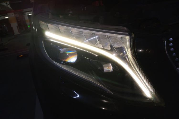 Used Mercedes-Benz V-Class 2020 V 260 L Long-wheelbase Luxury Edition Right Front Headlight