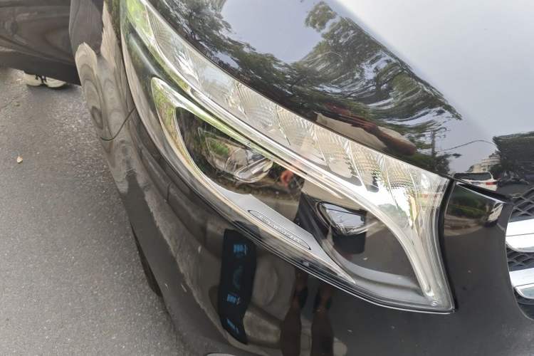 Used Mercedes-Benz V-Class 2020 V 260 Prestige Edition Right Front Headlight