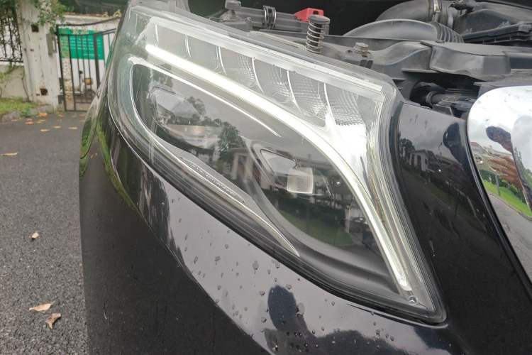 Used Mercedes-Benz V-Class 2020 V 260 Prestige Edition Right Front Headlight