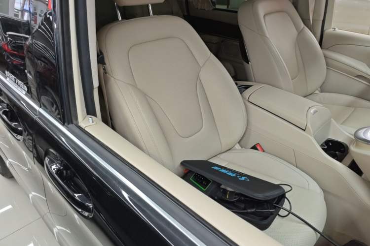 Used Mercedes-Benz V-Class 2020 V 260 Prestige Edition Right Front Seat