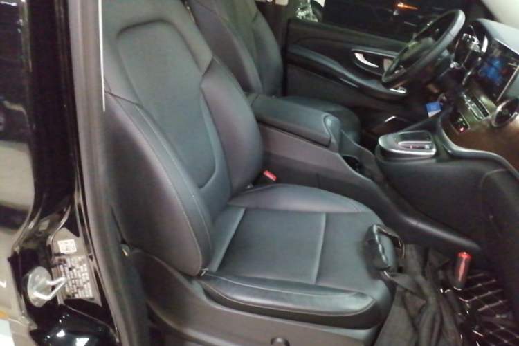 Used Mercedes-Benz V-Class 2020 V 260 L Long-wheelbase Luxury Edition Right Front Seat