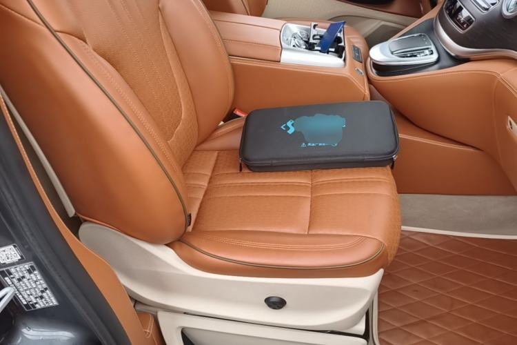 Used Mercedes-Benz V-Class 2020 V 260 Avantgarde Edition Right Front Seat