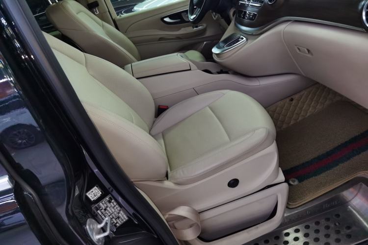 Used Mercedes-Benz V-Class 2020 V 260 L Long-wheelbase Luxury Edition Right Front Seat