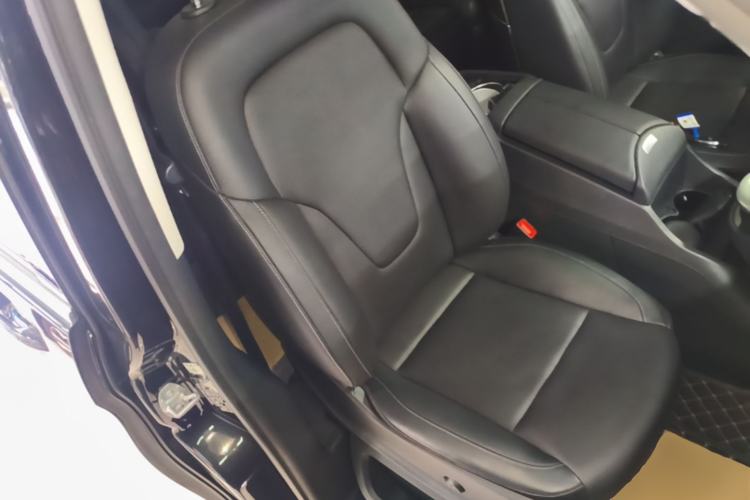 Used Mercedes-Benz V-Class 2020 V 260 Prestige Edition Right Front Seat