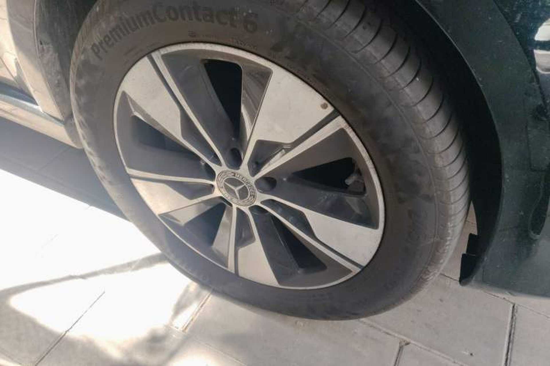 Used Mercedes-Benz V-Class 2020 V 260 Prestige Edition Right Front Wheel Hub