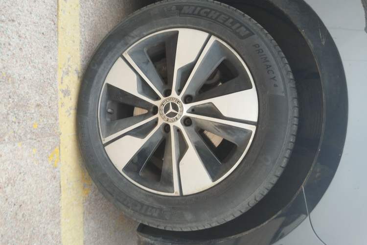 Used Mercedes-Benz V-Class 2020 V 260 L Long-wheelbase Luxury Edition Right Front Wheel Hub