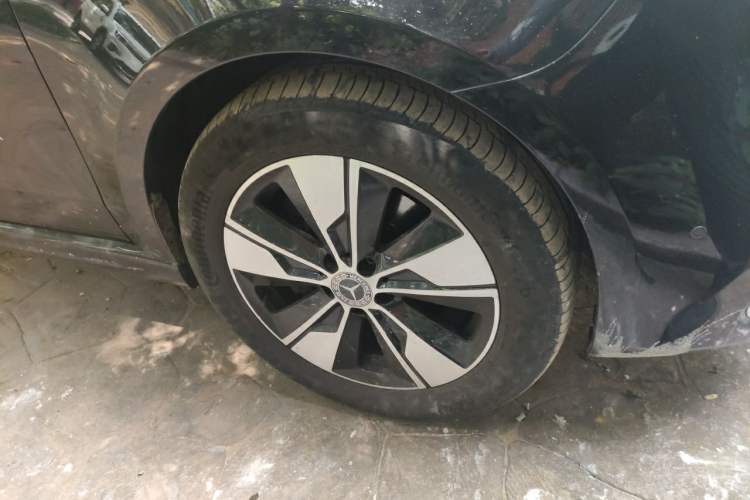 Used Mercedes-Benz V-Class 2020 V 260 Prestige Edition Right Front Wheel Hub