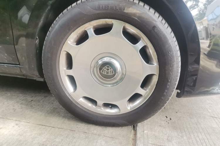 Used Mercedes-Benz V-Class  Right Front Wheel Hub