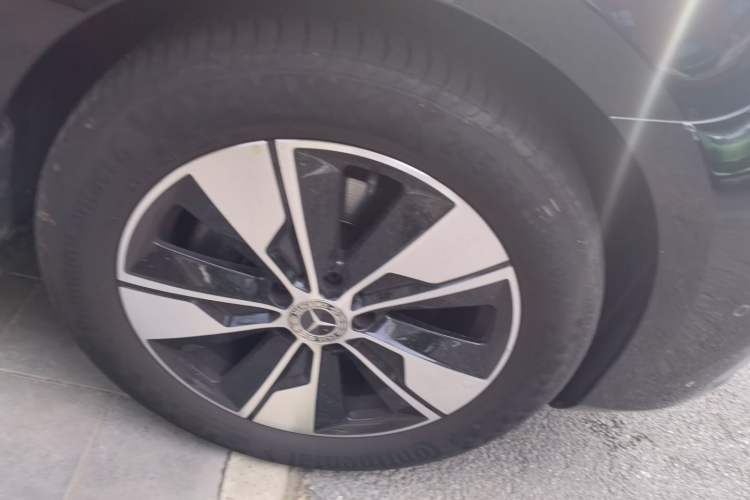 Used Mercedes-Benz V-Class 2020 V 260 Prestige Edition Right Front Wheel Hub