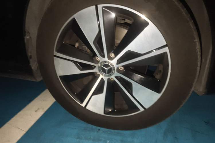 Used Mercedes-Benz V-Class 2020 V 260 L Long-wheelbase Luxury Edition Right Front Wheel Hub