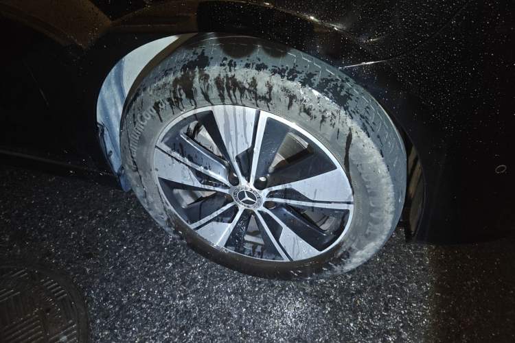 Used Mercedes-Benz V-Class 2020 V 260 Prestige Edition Right Front Wheel Hub