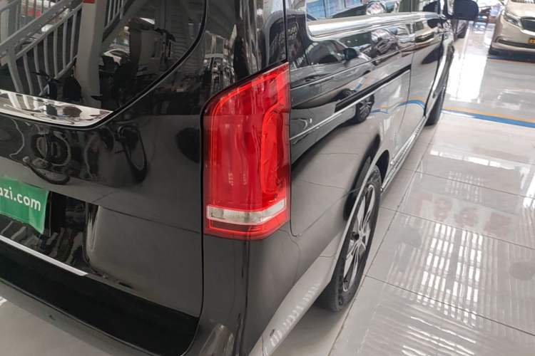 Used Mercedes-Benz V-Class 2020 V 260 Prestige Edition Right Rear Taillight