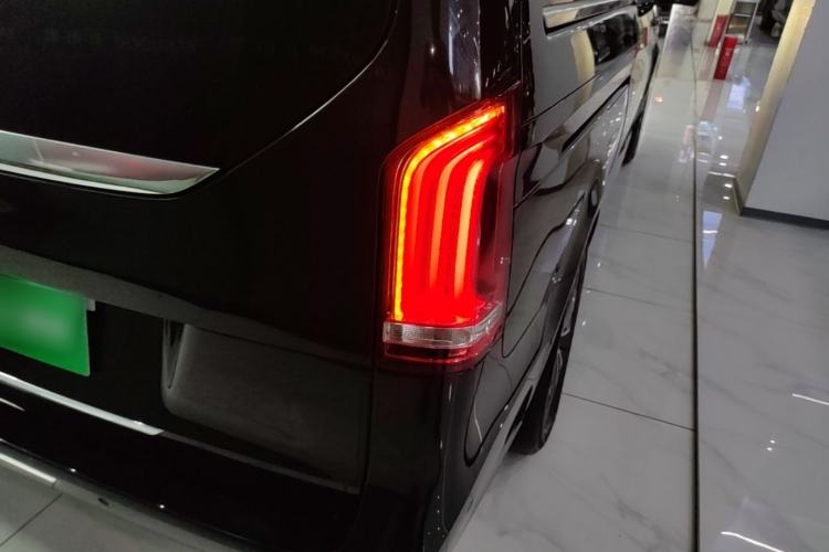 Used Mercedes-Benz V-Class 2020 V 260 Avantgarde Edition Right Rear Taillight