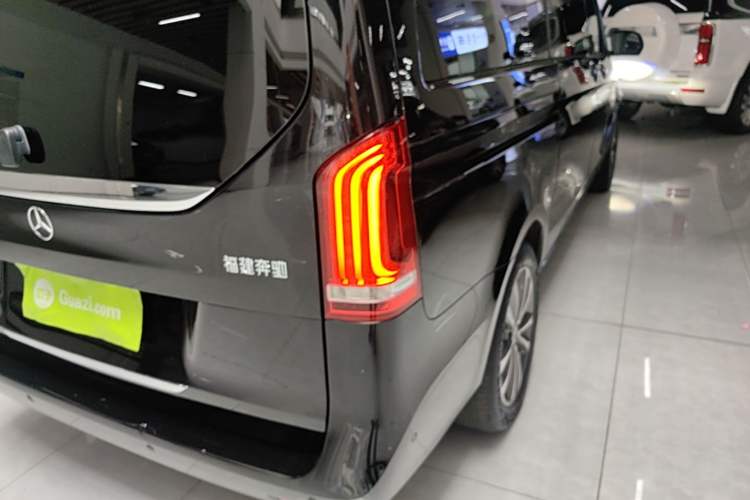 Used Mercedes-Benz V-Class 2020 V 260 Avantgarde Edition Right Rear Taillight