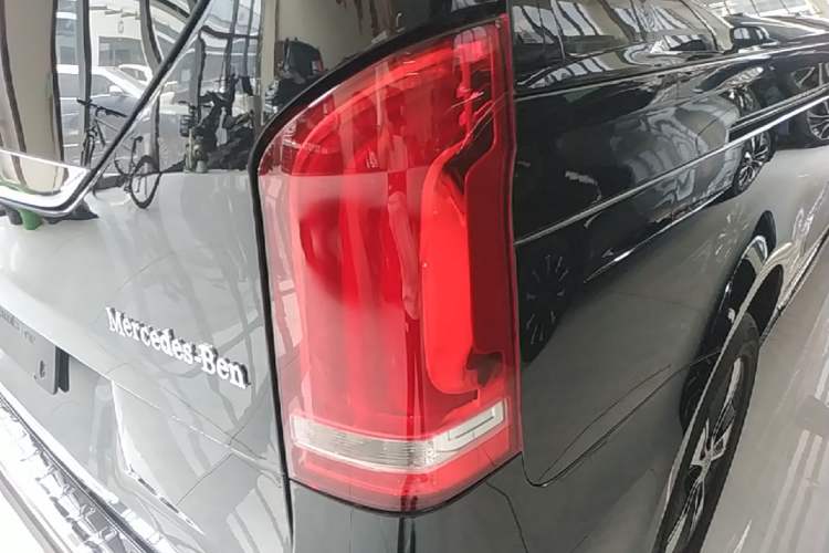 Used Mercedes-Benz V-Class 2020 V 260 L Long-wheelbase Luxury Edition Right Rear Taillight