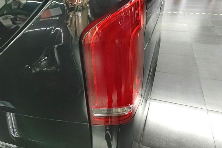 Used Mercedes-Benz V-Class 2020 V 260 L Long-wheelbase Luxury Edition Right Rear Taillight