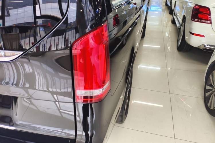 Used Mercedes-Benz V-Class 2020 V 260 Prestige Edition Right Rear Taillight