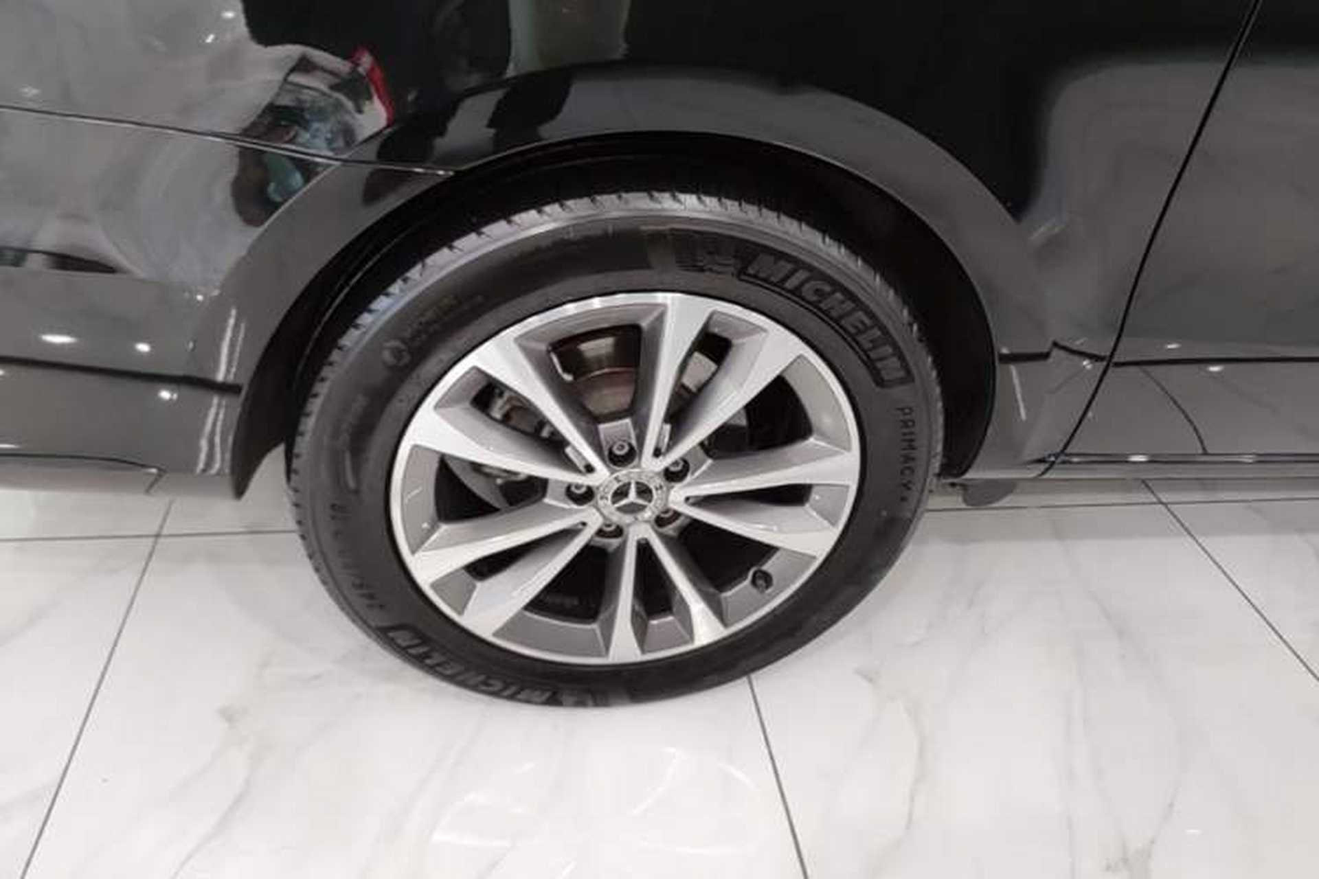 Used Mercedes-Benz V-Class 2020 V 260 Avantgarde Edition Right Rear Wheel Hub