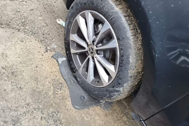 Used Mercedes-Benz V-Class 2020 V 260 Avantgarde Edition Right Rear Wheel Hub