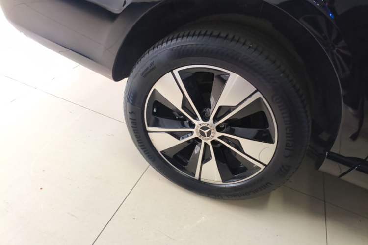 Used Mercedes-Benz V-Class 2020 V 260 Prestige Edition Right Rear Wheel Hub