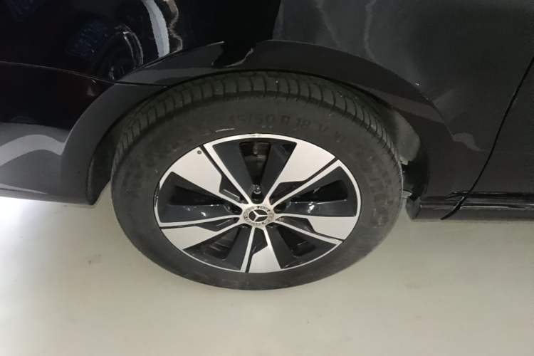 Used Mercedes-Benz V-Class 2020 V 260 Prestige Edition Right Rear Wheel Hub
