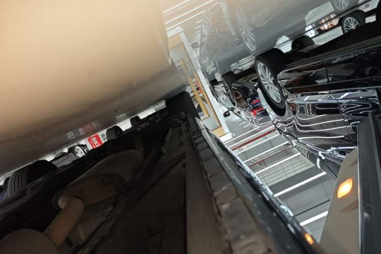 Used Mercedes-Benz V-Class 2020 V 260 Prestige Edition Right Side Sill