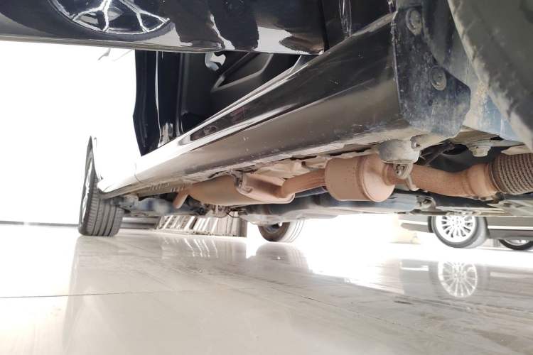 Used Mercedes-Benz V-Class 2020 V 260 Prestige Edition Right Side Sill