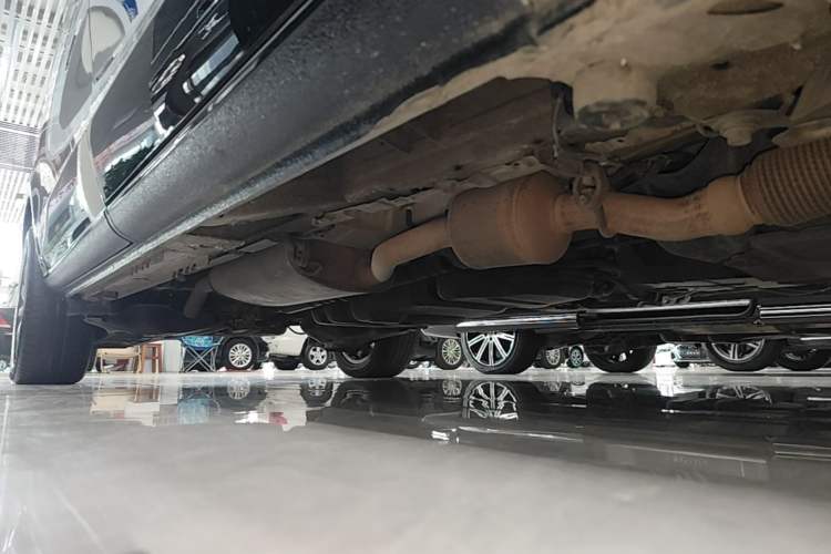 Used Mercedes-Benz V-Class 2020 V 260 Avantgarde Edition Right Side Sill