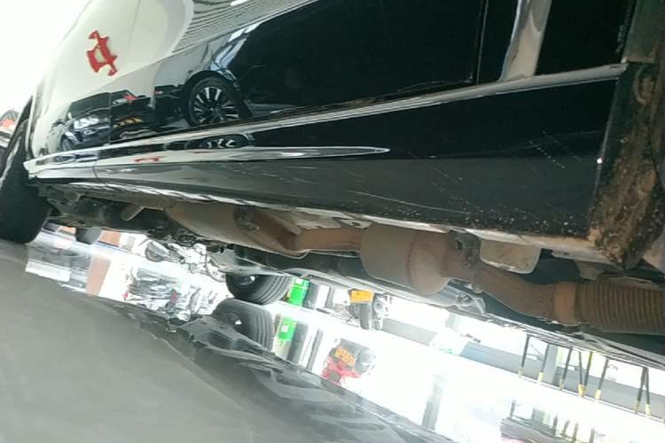 Used Mercedes-Benz V-Class 2020 V 260 L Long-wheelbase Luxury Edition Right Side Sill