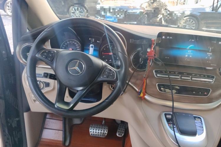 Used Mercedes-Benz V-Class 2020 V 260 Prestige Edition Steering Wheel