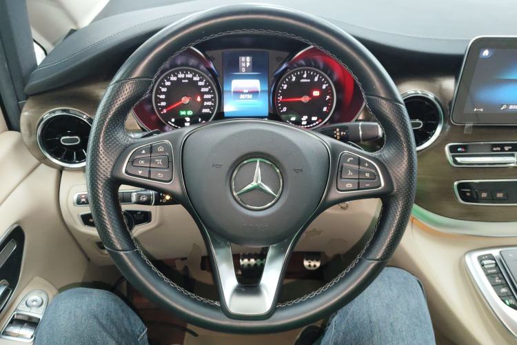 Used Mercedes-Benz V-Class 2020 V 260 Prestige Edition Steering Wheel