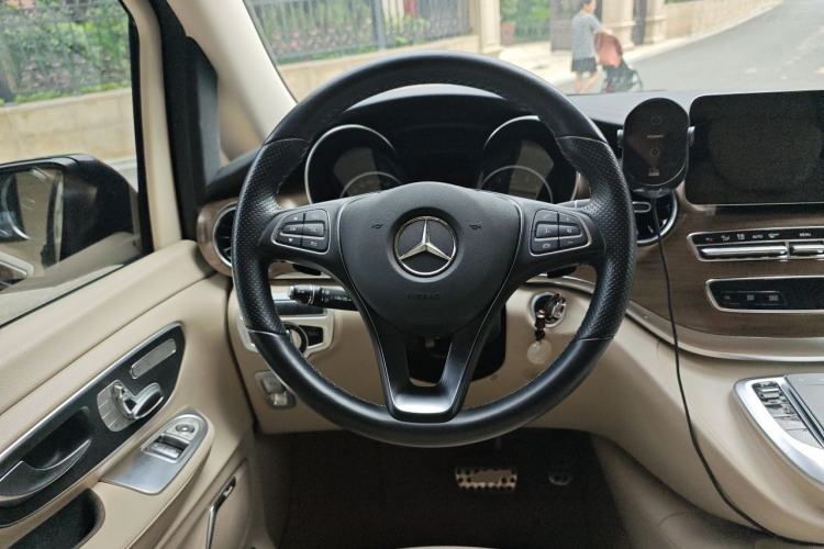 Used Mercedes-Benz V-Class 2020 V 260 L Long-wheelbase Luxury Edition Steering Wheel