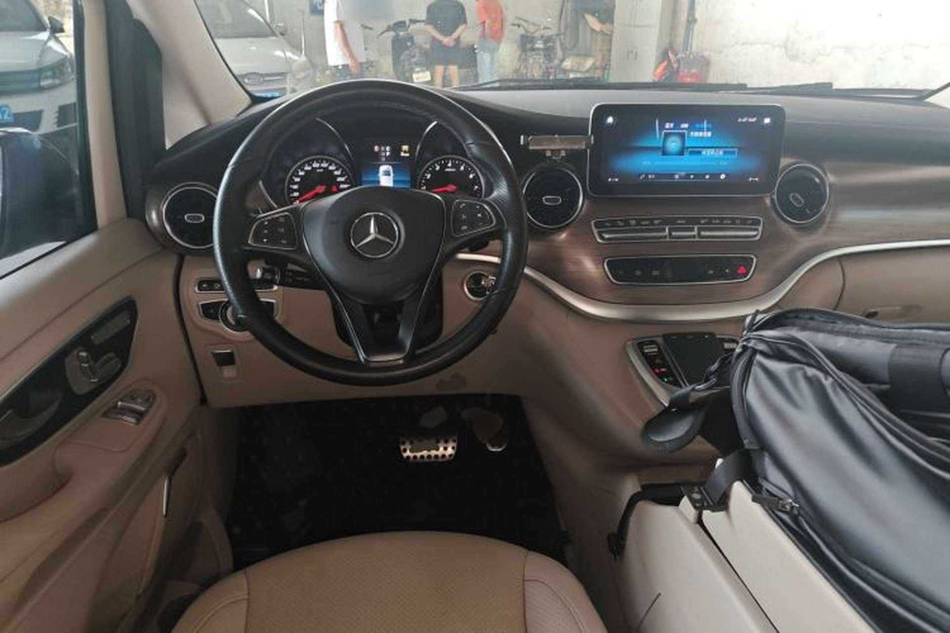 Used Mercedes-Benz V-Class 2020 V 260 Prestige Edition Steering Wheel