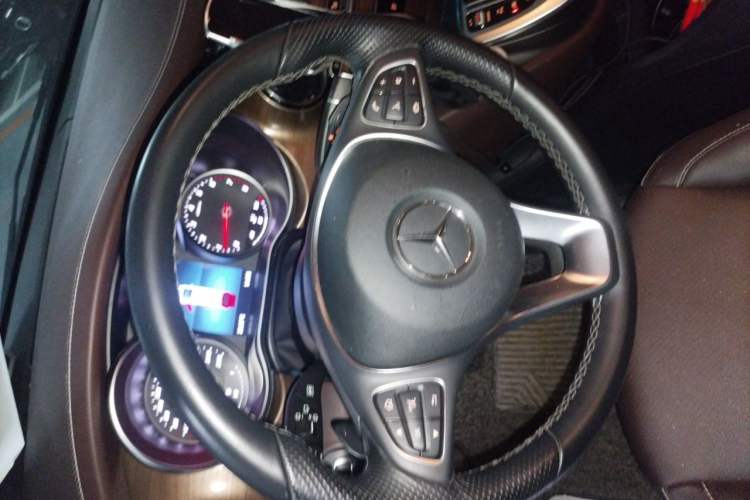 Used Mercedes-Benz V-Class 2020 V 260 L Long-wheelbase Luxury Edition Steering Wheel