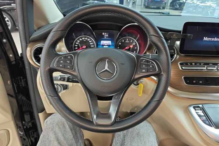 Used Mercedes-Benz V-Class 2020 V 260 Prestige Edition Steering Wheel