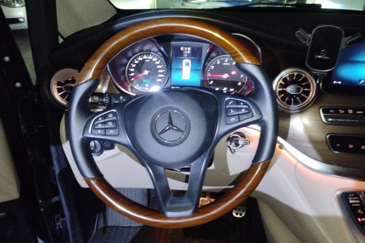 Used Mercedes-Benz V-Class 2020 V 260 L Long-wheelbase Luxury Edition Steering Wheel