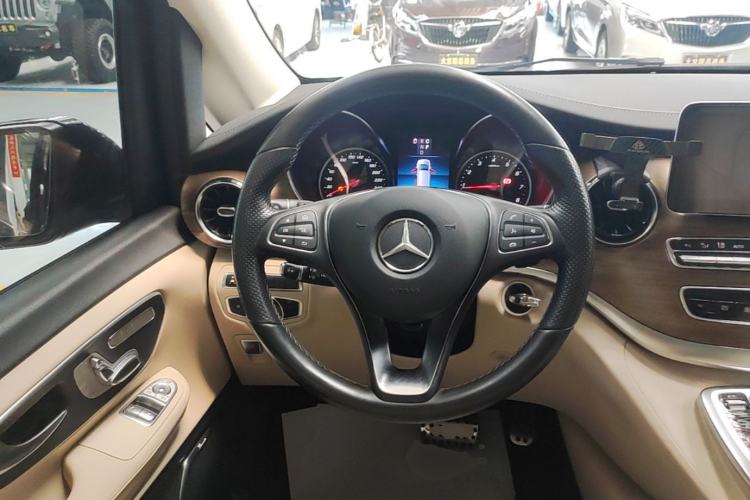 Used Mercedes-Benz V-Class 2020 V 260 Prestige Edition Steering Wheel