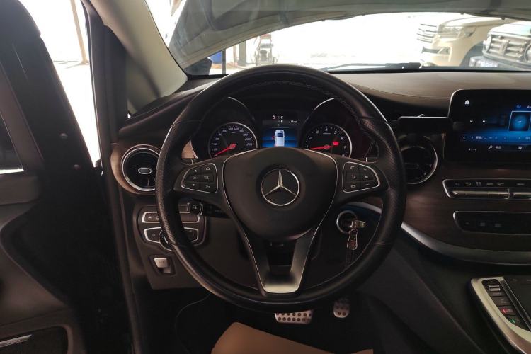 Used Mercedes-Benz V-Class 2020 V 260 Prestige Edition Steering Wheel