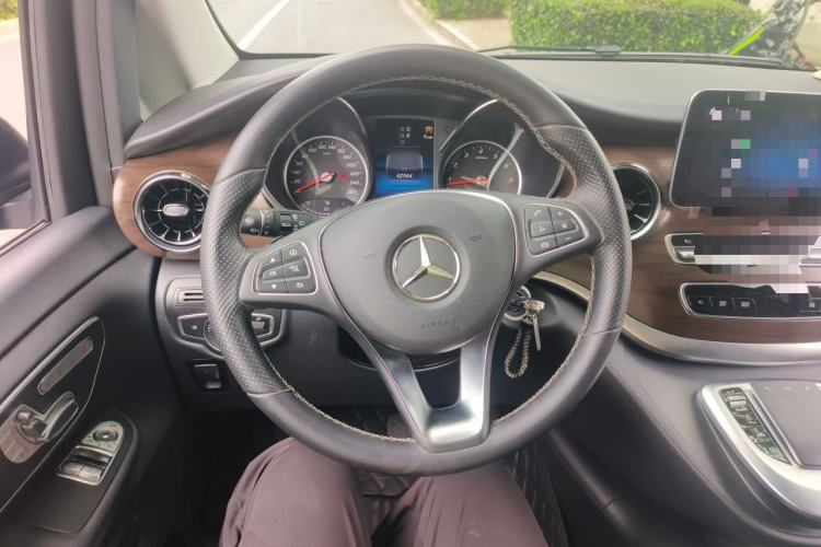 Used Mercedes-Benz V-Class 2020 V 260 Prestige Edition Steering Wheel