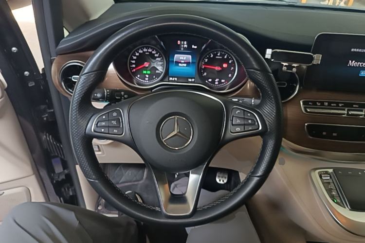 Used Mercedes-Benz V-Class 2020 V 260 L Long-wheelbase Luxury Edition Steering Wheel