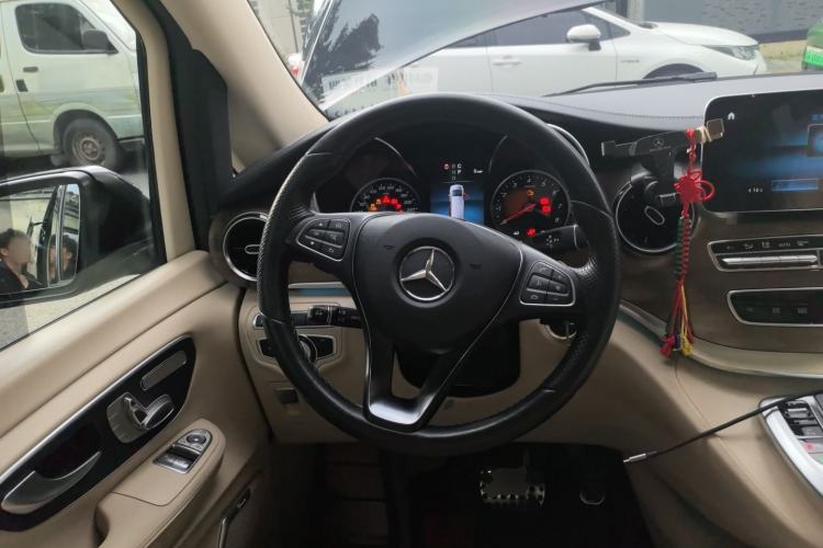 Used Mercedes-Benz V-Class 2020 V 260 Prestige Edition Steering Wheel