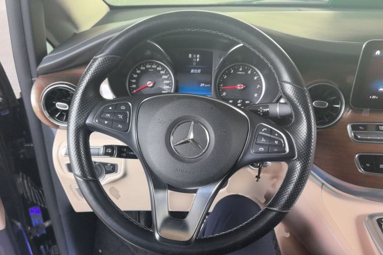 Used Mercedes-Benz V-Class 2020 V 260 Prestige Edition Steering Wheel