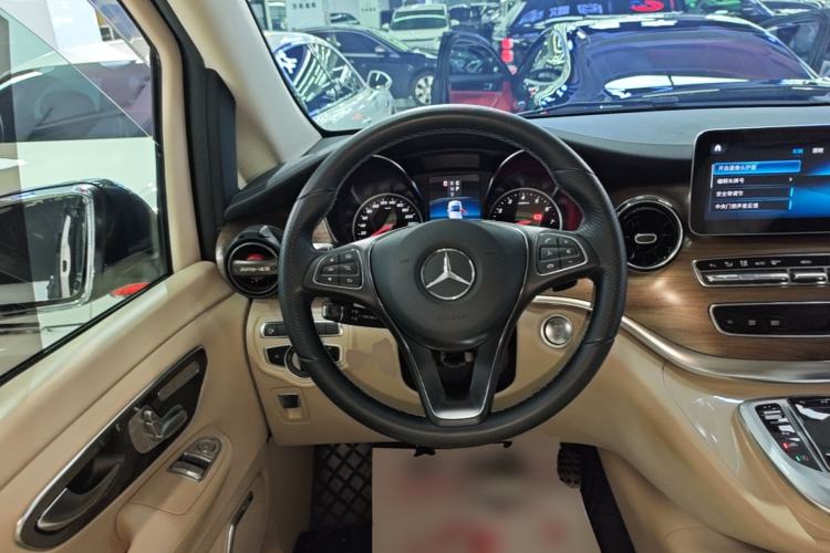 Used Mercedes-Benz V-Class 2020 V 260 Prestige Edition Steering Wheel