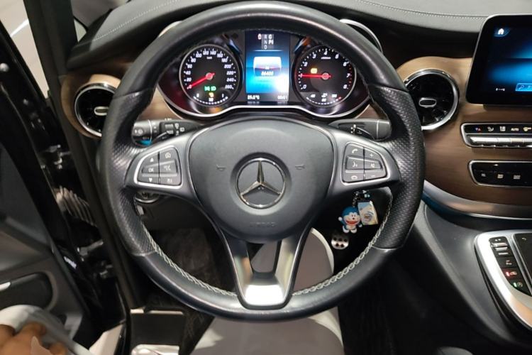 Used Mercedes-Benz V-Class 2020 V 260 Prestige Edition Steering Wheel