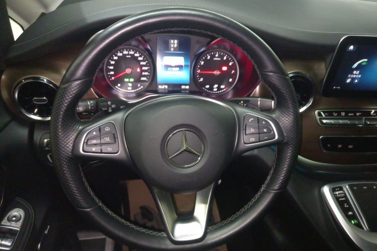 Used Mercedes-Benz V-Class 2020 V 260 Prestige Edition Steering Wheel